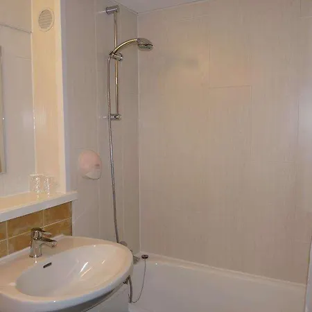 Brit Bosquet Cité 3*